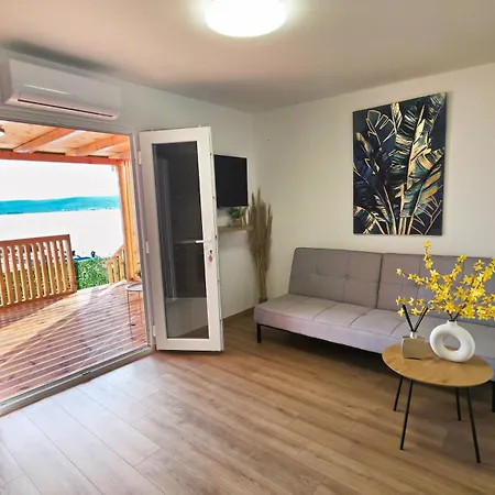 Camp Stella * 斯维蒂佩塔