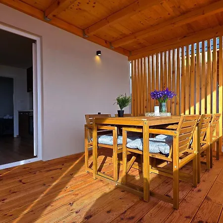 Camp Stella 公寓 *