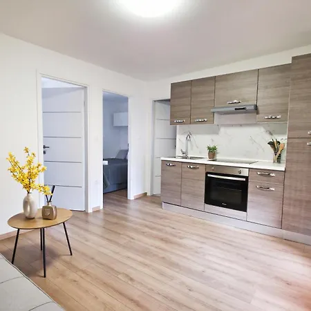 Camp Stella 斯维蒂佩塔