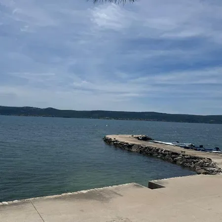 Camp Stella 公寓 *