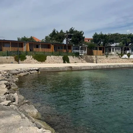 Camp Stella 아파트